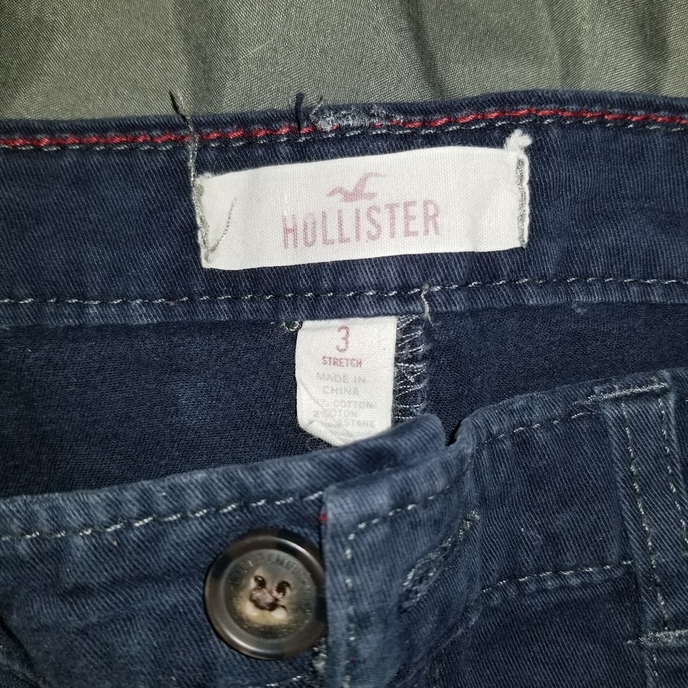 Shorts - Picture 2 of 3